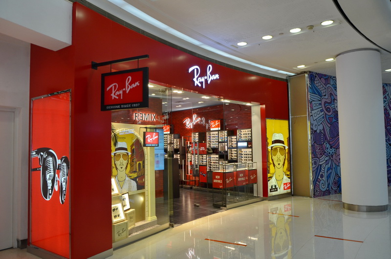 Ray?Ban 宏伊国际广场店——凯发k8国际 CIS 商用安装系统的经典应用